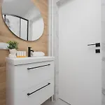 Salezego With Balcony Near Pge Narodowy By Renters דירה