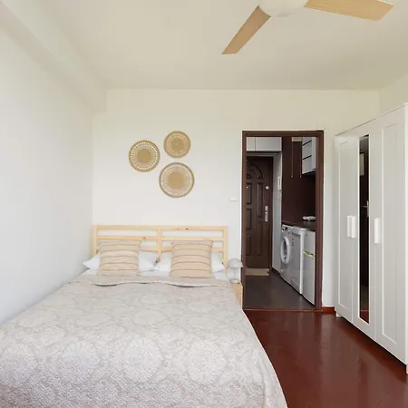 아파트 Salezego With Balcony Near Pge Narodowy By Renters 바르샤바