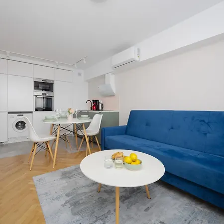 Salezego With Balcony Near Pge Narodowy By Renters 华沙