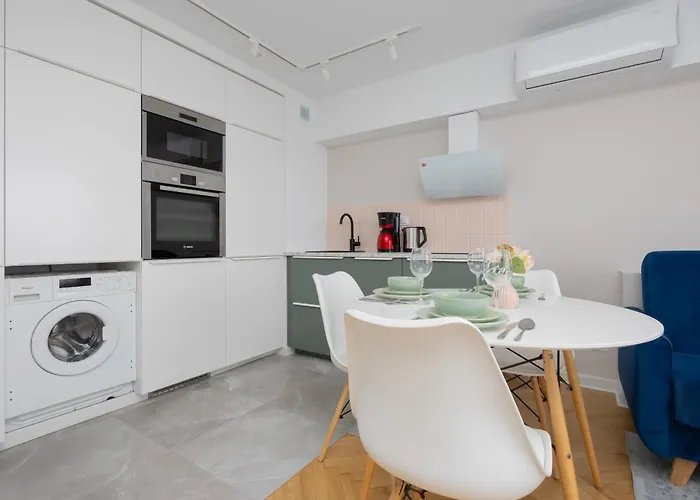 Apartment Salezego With Balcony Near Pge Narodowy By Renters