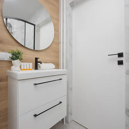 Salezego With Balcony Near Pge Narodowy By Renters Appartement