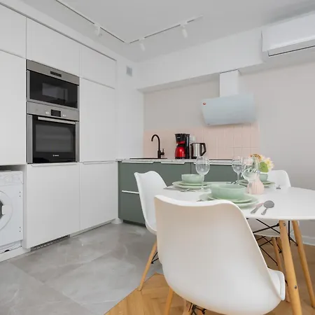 Apartmán Salezego With Balcony Near Pge Narodowy By Renters