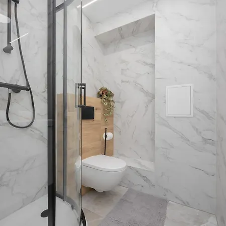 Salezego With Balcony Near Pge Narodowy By Renters * ורשה
